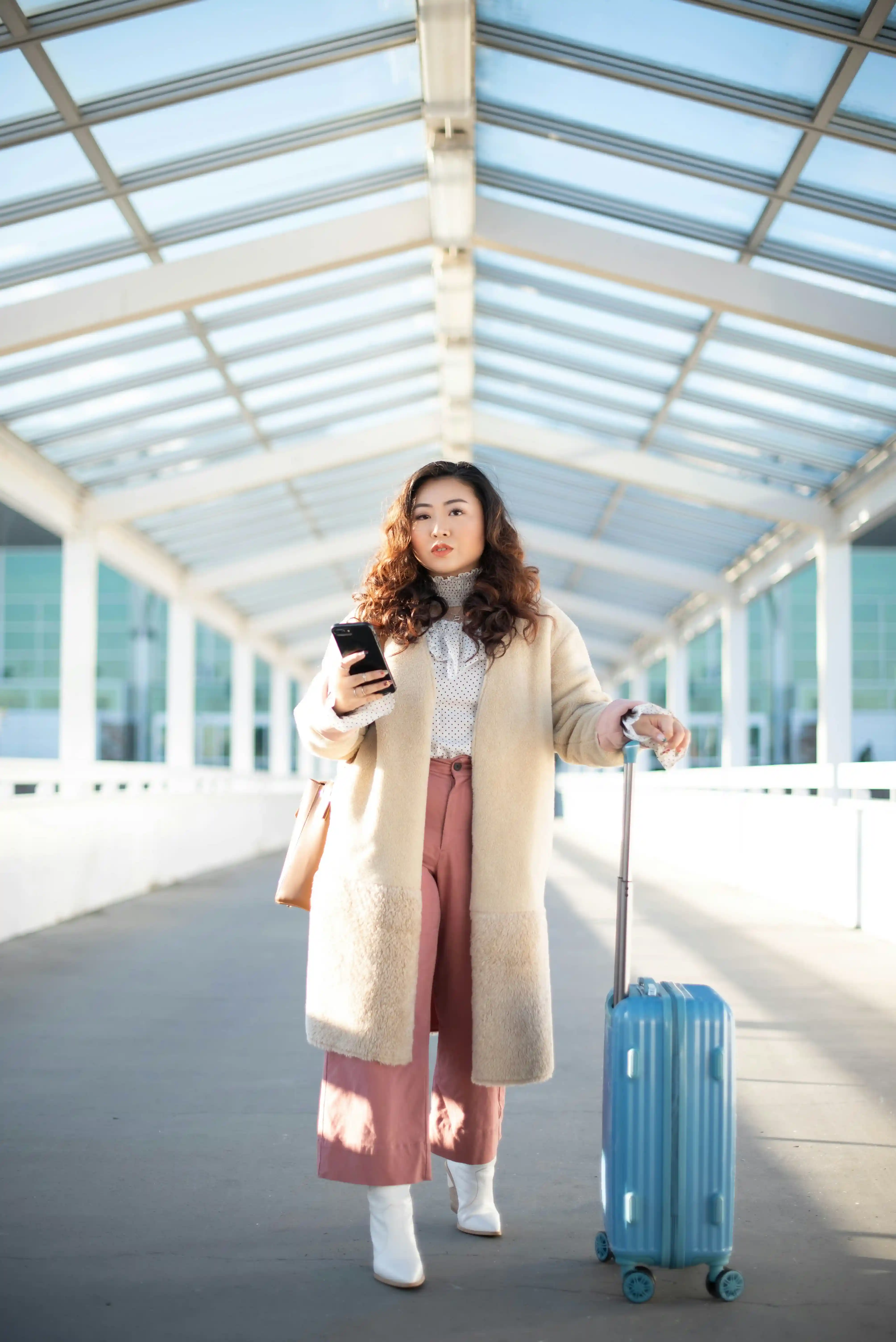 Perbandingan layanan titip barang, luggage storage, dan baggage delivery